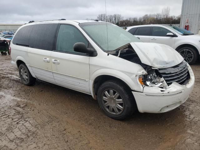 2005 Chrysler Town & Country Limited