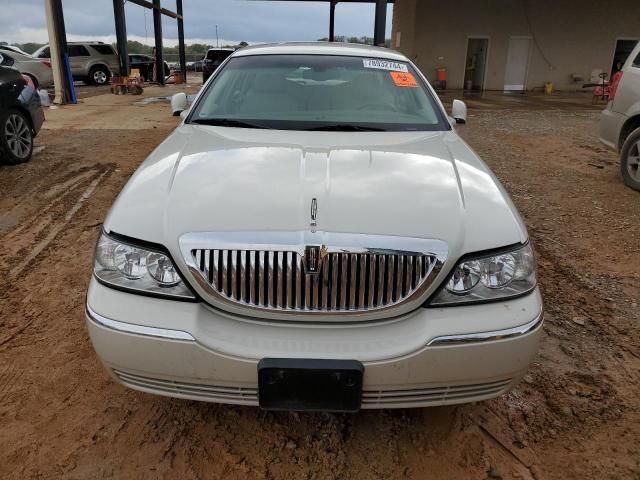 2004 Lincoln Town Car Executive