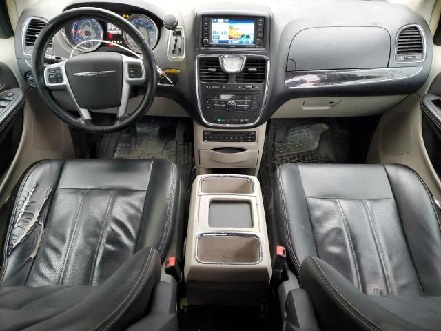 2012 Chrysler Town & Country Touring L