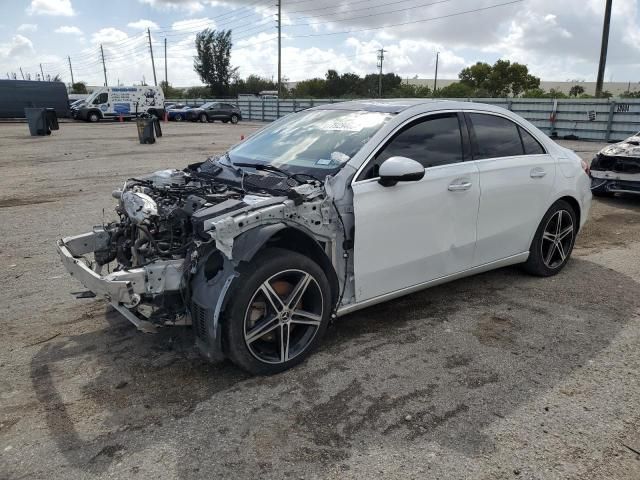 2019 Mercedes-Benz A 220