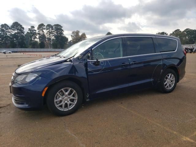 2020 Chrysler Voyager LX