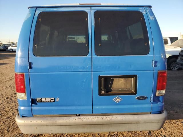 2004 Ford Econoline E350 Super Duty Wagon