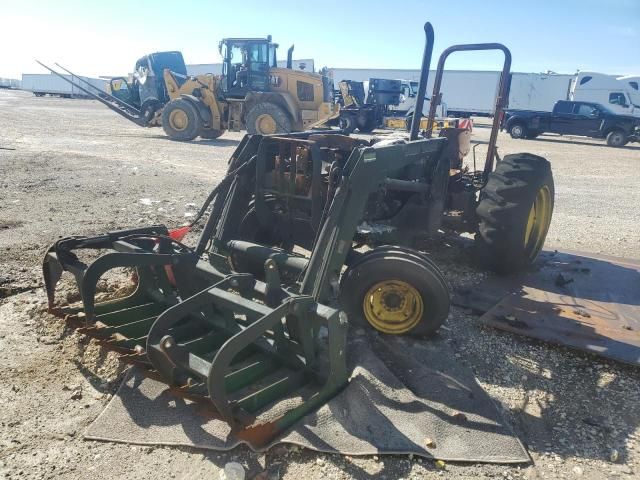 2000 John Deere Lift