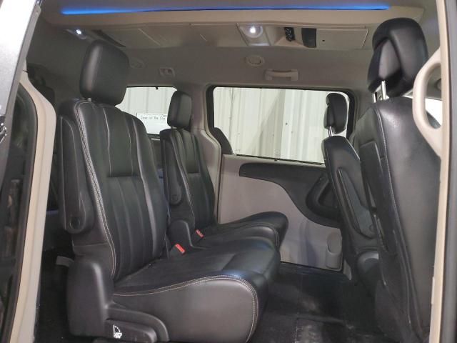 2012 Chrysler Town & Country Touring L