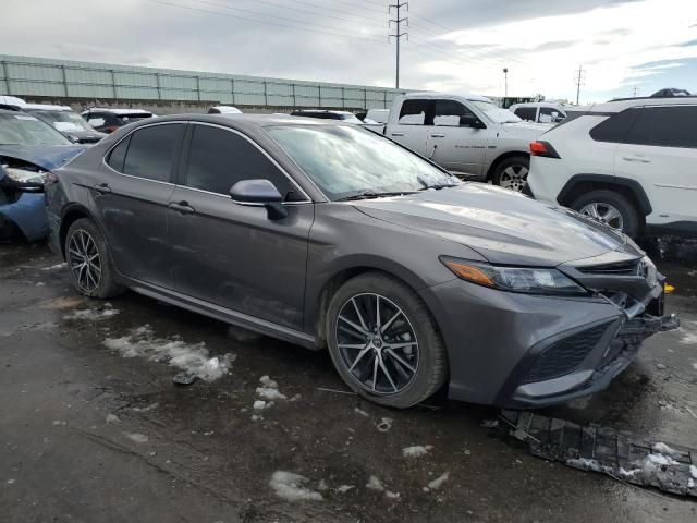 2022 Toyota Camry SE