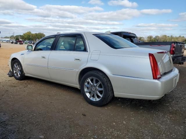 2011 Cadillac DTS Luxury Collection