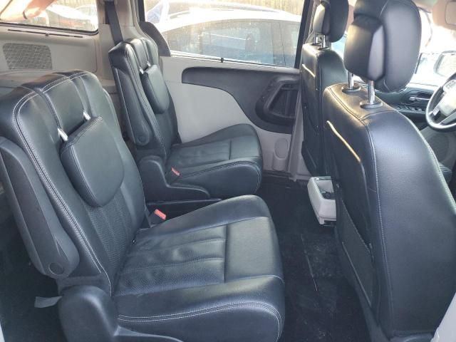 2014 Chrysler Town & Country Touring L