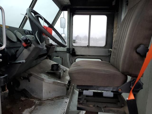 2009 Freightliner Chassis M Line WALK-IN Van