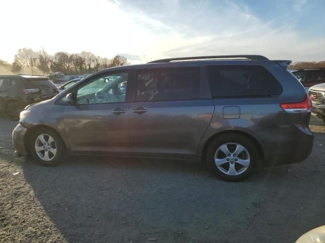 2011 Toyota Sienna LE