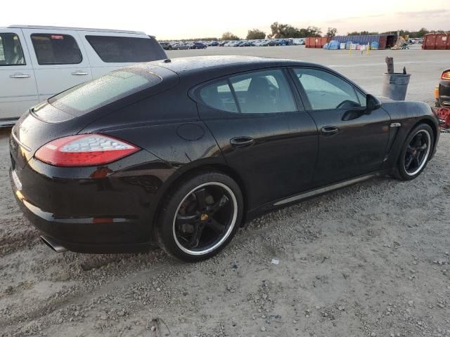 2011 Porsche Panamera 2