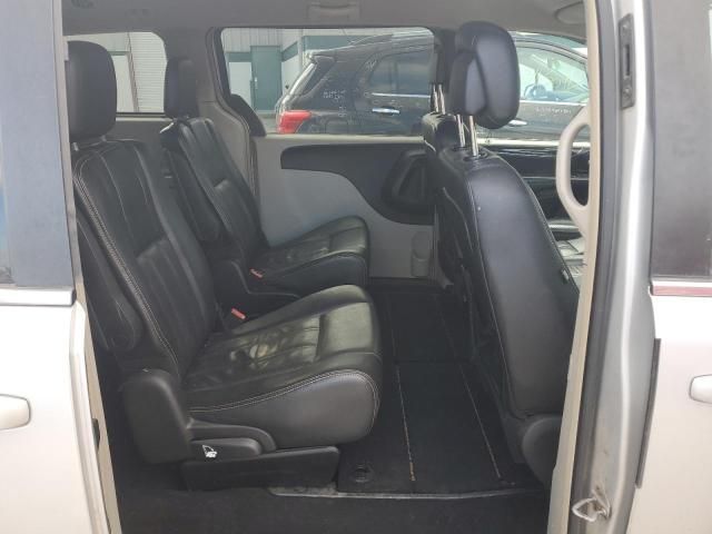 2012 Chrysler Town & Country Touring