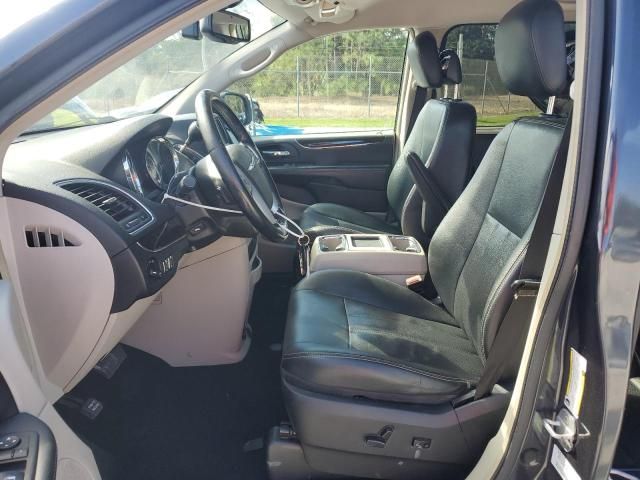 2014 Chrysler Town & Country Touring L