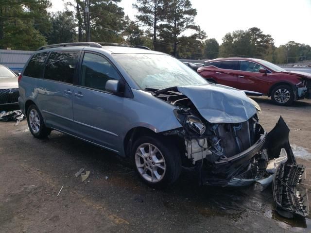 2005 Toyota Sienna XLE