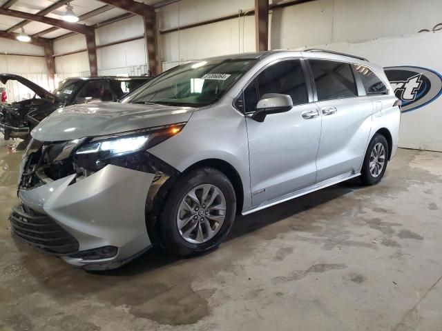 2021 Toyota Sienna LE