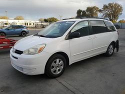 Carros salvage sin ofertas aún a la venta en subasta: 2005 Toyota Sienna CE