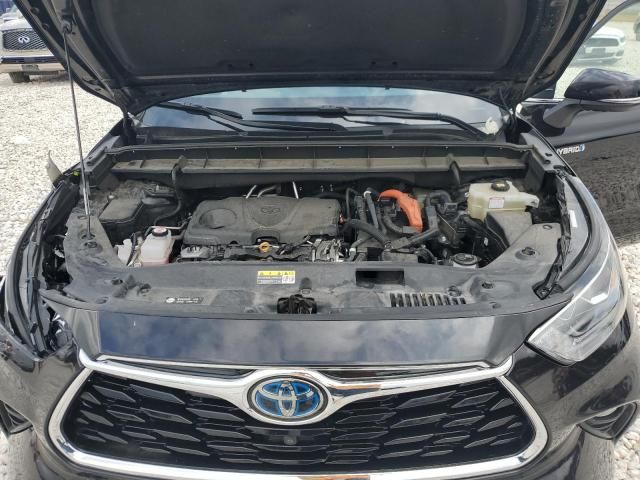 2021 Toyota Highlander Hybrid Platinum