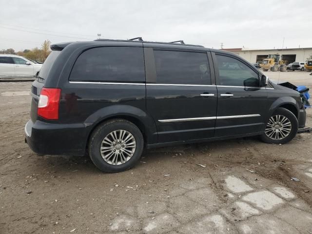 2013 Chrysler Town & Country Touring L