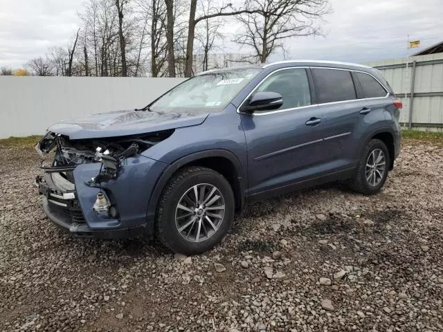 2019 Toyota Highlander SE