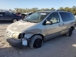 Carros salvage sin ofertas aún a la venta en subasta: 2002 Toyota Sienna CE