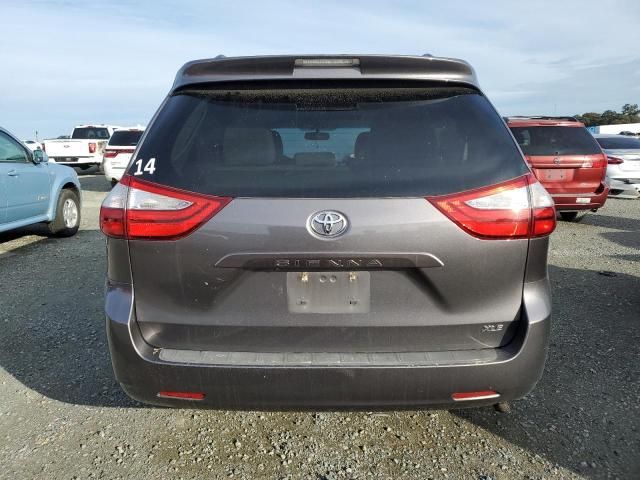 2016 Toyota Sienna XLE