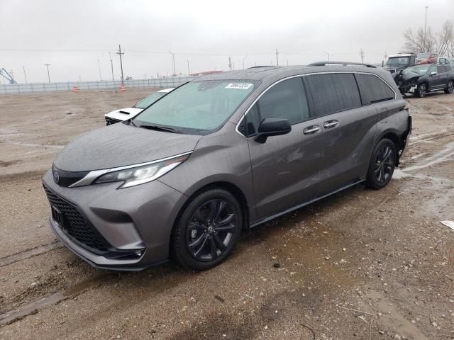 2022 Toyota Sienna XSE