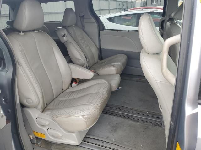 2013 Toyota Sienna XLE