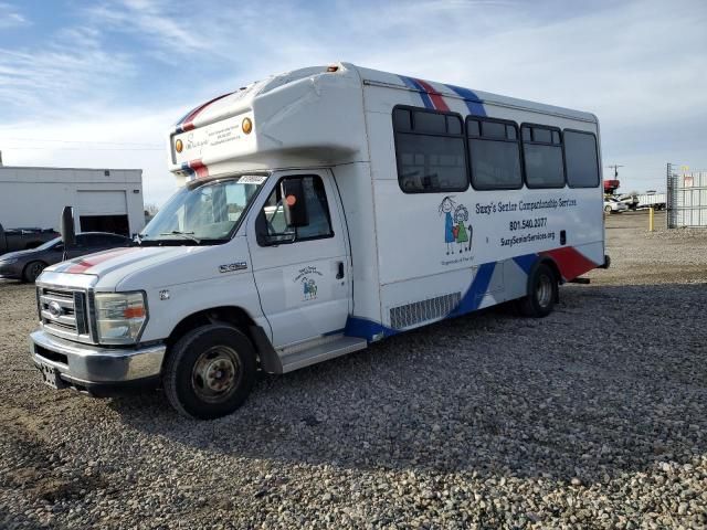 2008 Ford Econoline E450 Super Duty Cutaway Van