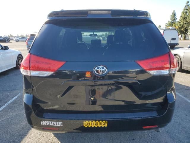 2014 Toyota Sienna LE