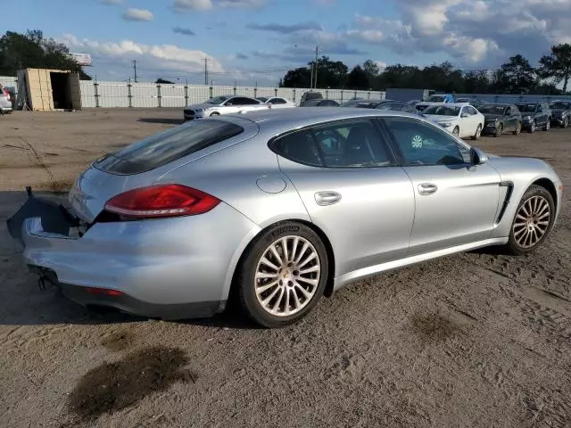 2014 Porsche Panamera 2