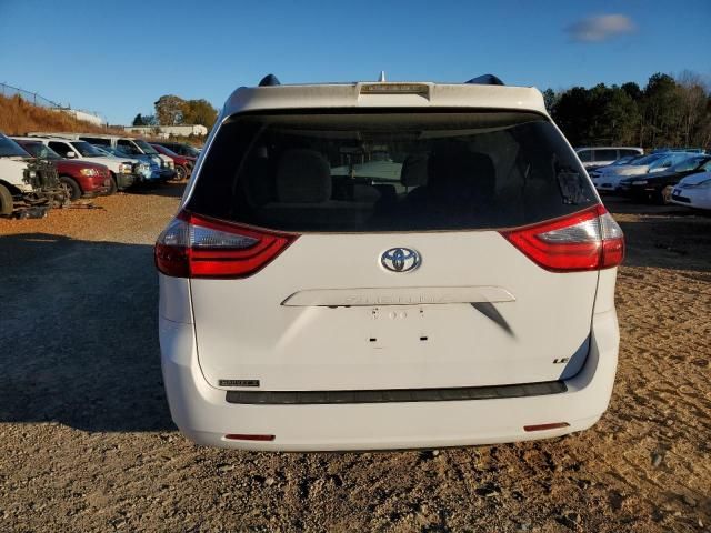 2020 Toyota Sienna LE