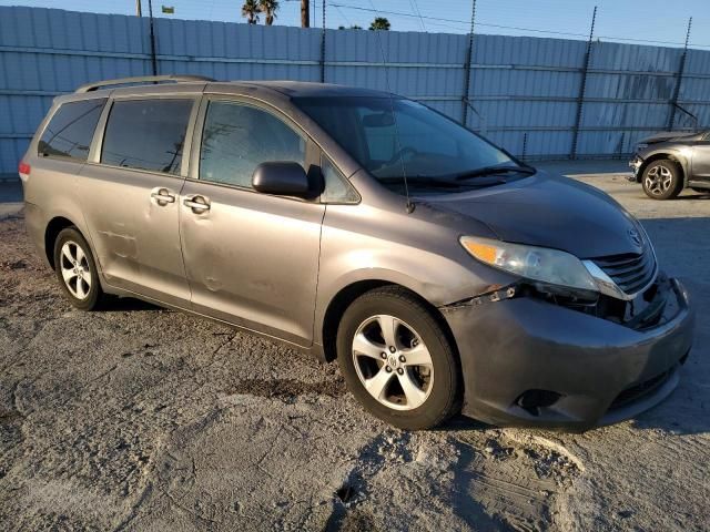 2014 Toyota Sienna LE