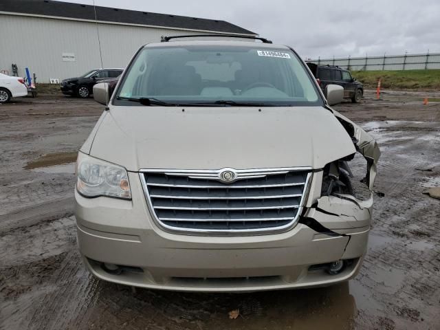 2009 Chrysler Town & Country Touring