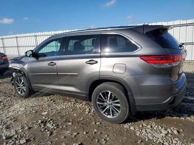 2017 Toyota Highlander SE