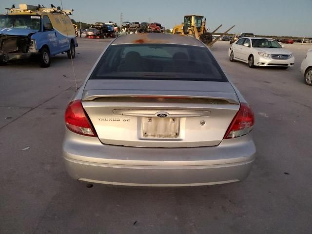 2004 Ford Taurus SE