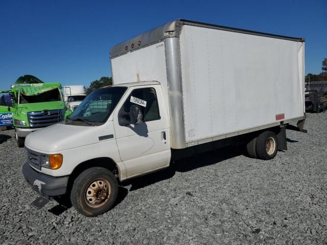 2007 Ford Econoline E450 Super Duty Cutaway Van