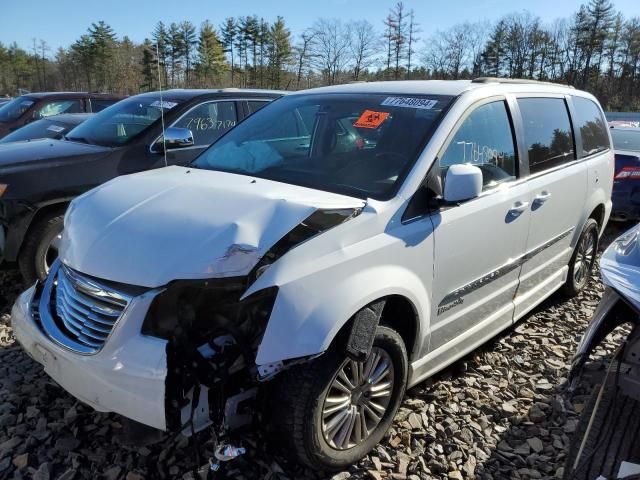 2016 Chrysler Town & Country Touring L