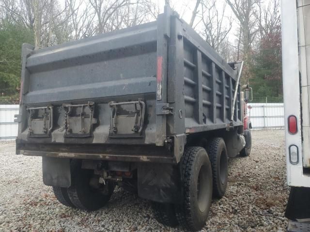 1996 Mack 600 RD600