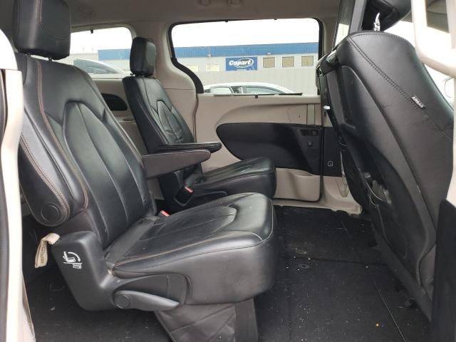 2017 Chrysler Pacifica Touring L Plus