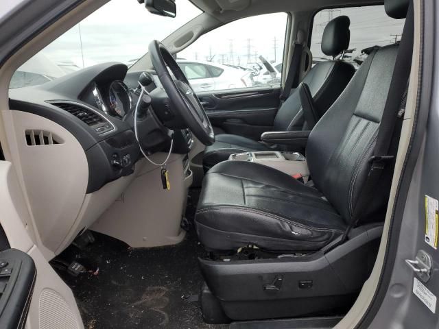 2013 Chrysler Town & Country Touring