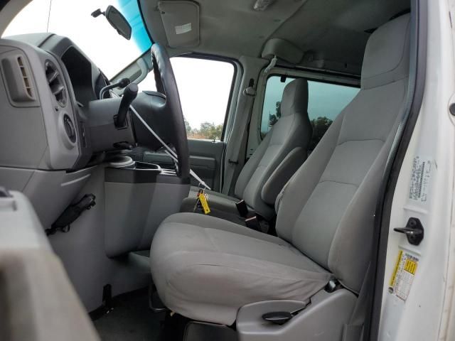 2012 Ford Econoline E350 Super Duty Wagon