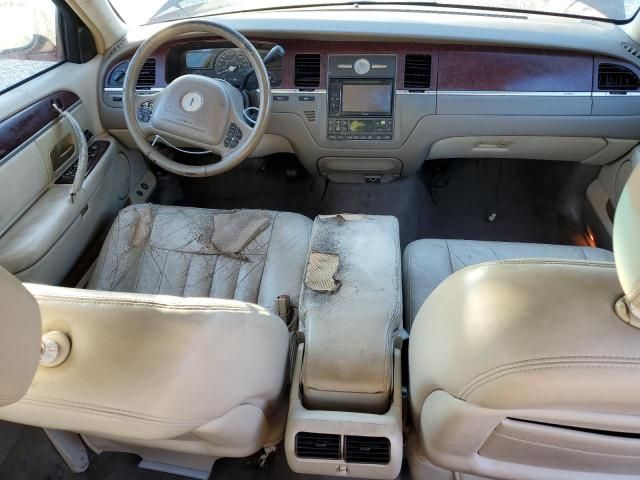 2004 Lincoln Town Car Executive