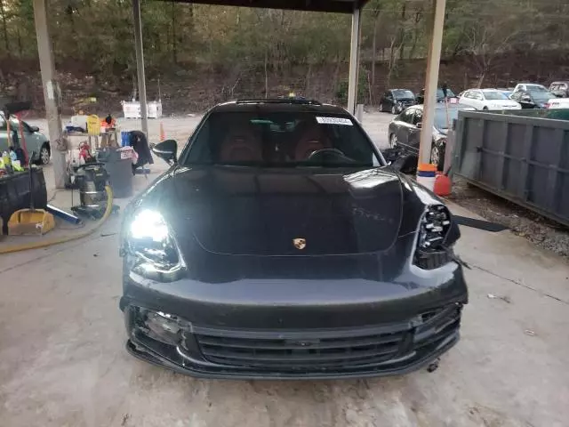 2018 Porsche Panamera 4