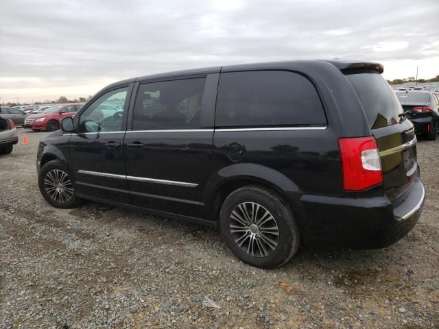 2014 Chrysler Town & Country S