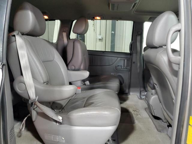 2010 Toyota Sienna XLE