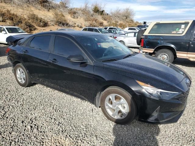 2022 Hyundai Elantra SE