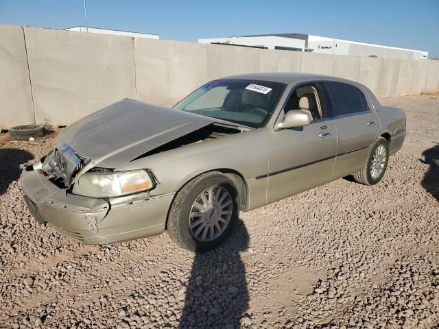 2005 Lincoln Town Car Signature