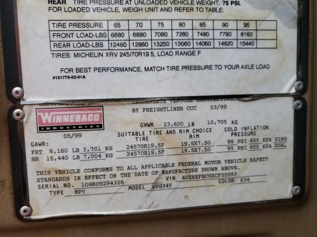 1999 Winnebago 1999 Freightliner Chassis X Line Motor Home