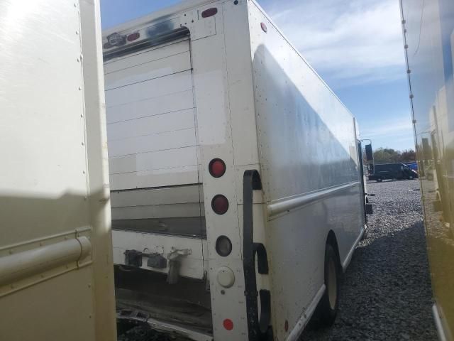 2004 Freightliner Chassis M Line WALK-IN Van