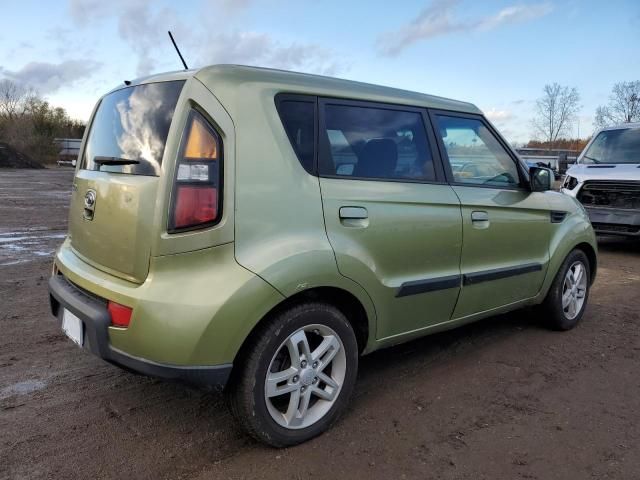 2010 KIA Soul +