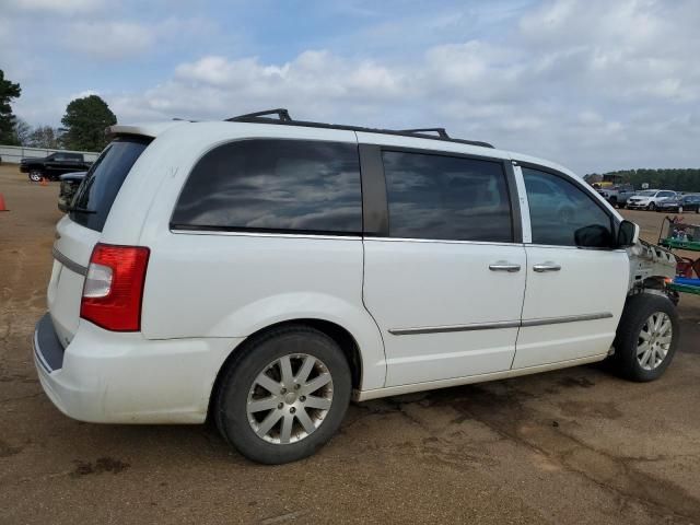 2016 Chrysler Town & Country Touring